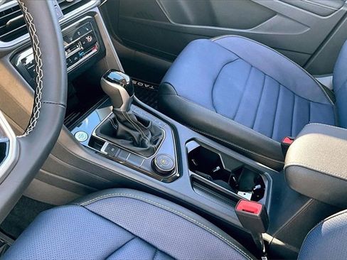 Used 2025 Volkswagen Taos SEL image 14