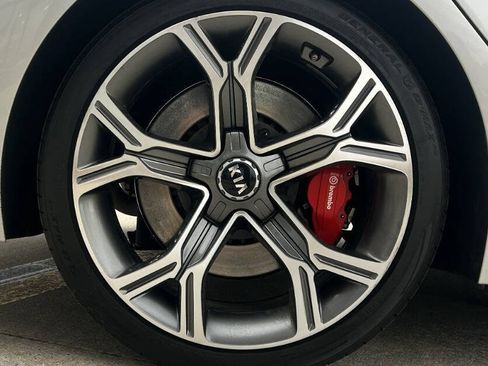 Used 2018 Kia Stinger GT2 image 43