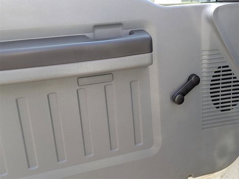 Used 2012 Ford F250 XL image 12