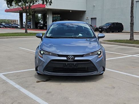 Used 2023 Toyota Corolla LE FWD image 2
