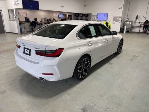 Used 2025 BMW 330i xDrive Sedan w/ Premium Package image 4