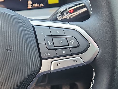 New 2026 Volkswagen Tiguan SE image 15