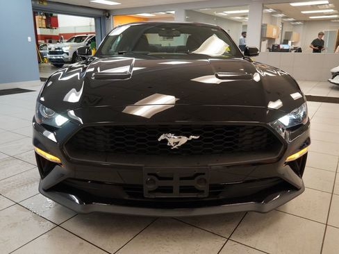 Used 2019 Ford Mustang Coupe w/ Equipment Group 101A RWD image 11