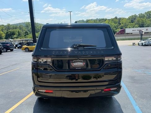 Used 2022 Jeep Grand Wagoneer Series II AWD/4WD image 4