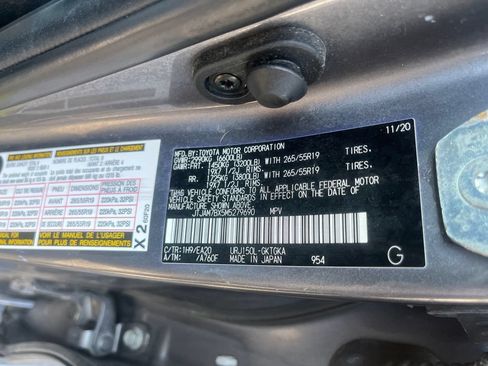 Used 2021 Lexus GX 460 Premium w/ Accessory Package AWD/4WD image 31