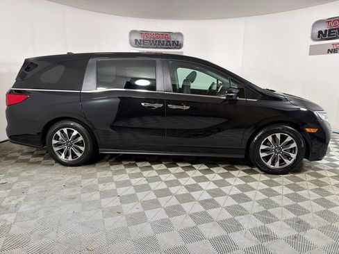 Used 2023 Honda Odyssey EX-L image 3
