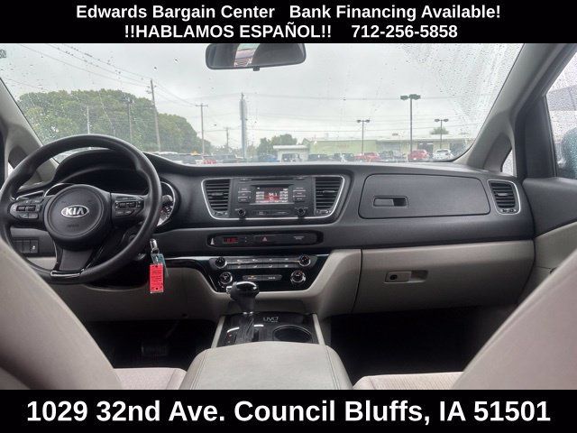 Used 2016 Kia Sedona LX w/ Option Group 020 FWD image 17