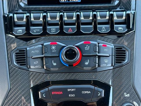 Used 2019 Lamborghini Aventador SVJ image 30