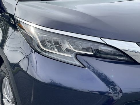 Used 2023 Toyota Sienna XLE image 17