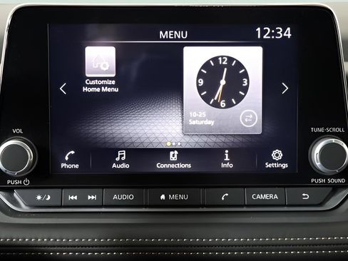 Used 2025 Nissan Rogue S image 31