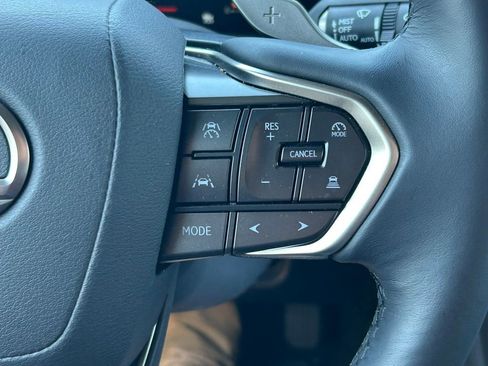 Used 2025 Lexus GX 550 w/ Accessory Package (2T) AWD/4WD image 46