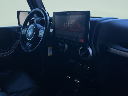 Used 2013 Jeep Wrangler Unlimited Sahara w/ Connectivity Group AWD/4WD image 30