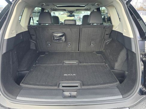 Used 2023 Nissan Rogue SL w/ SL Premium Package image 18