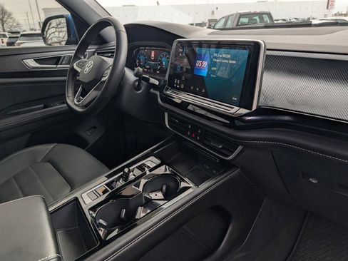 Used 2024 Volkswagen Atlas Cross Sport SEL R-Line image 26