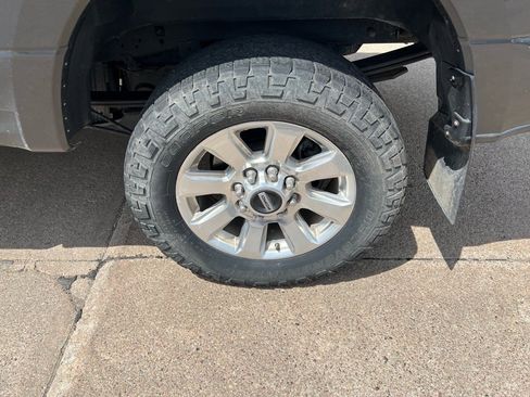 Used 2018 Ford F250 Platinum w/ Platinum Ultimate Package image 3