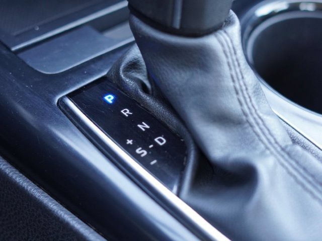 Used 2020 Toyota Camry SE FWD image 32