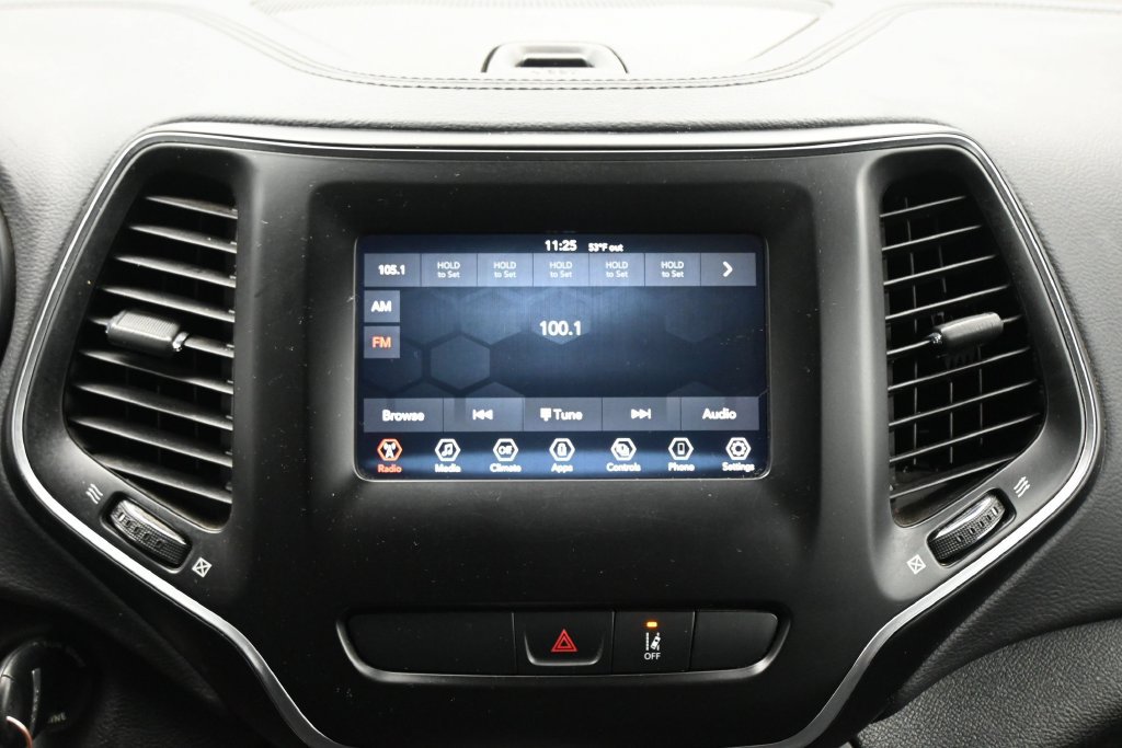 Used 2021 Jeep Cherokee Latitude FWD image 23