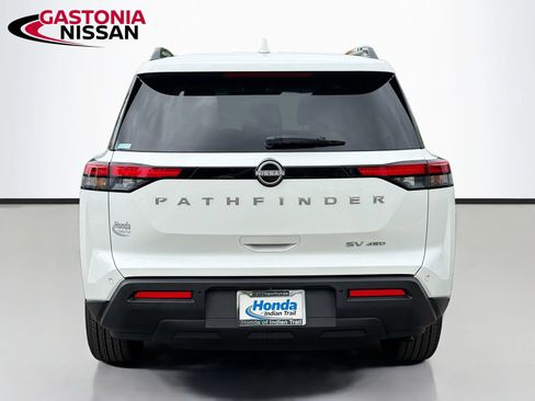 Used 2023 Nissan Pathfinder SV AWD/4WD image 7