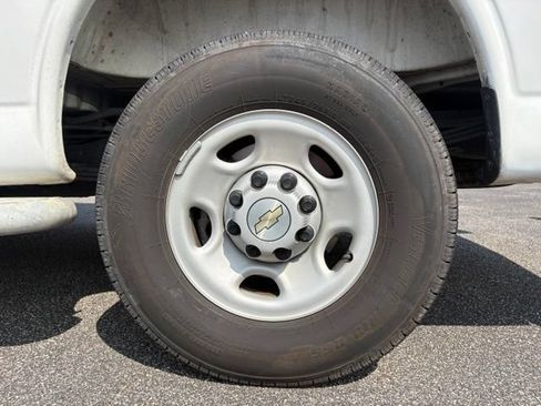 Used 2025 Chevrolet Express 2500 w/ Driver Convenience Package RWD image 18
