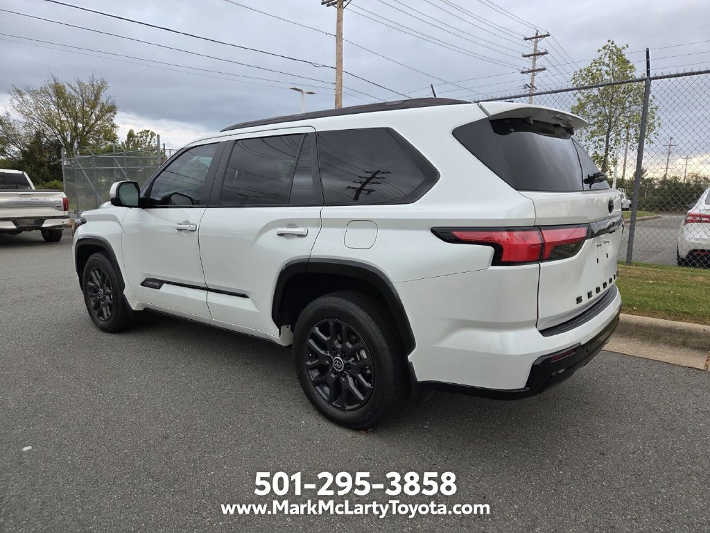 Used 2024 Toyota Sequoia Platinum AWD/4WD image 6