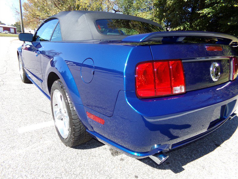 Used 2008 Ford Mustang GT RWD image 16