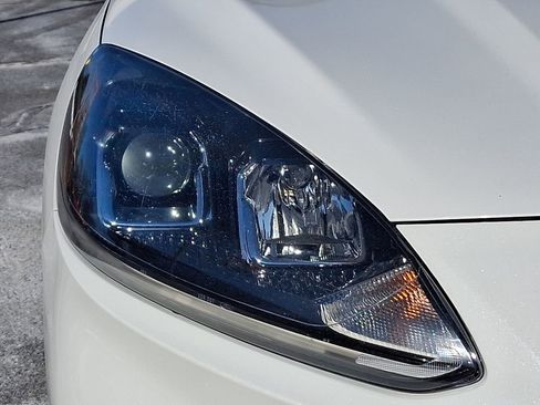 Used 2020 Ford Escape SE image 10