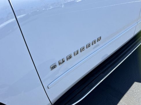 Used 2019 Chevrolet Suburban Premier image 32
