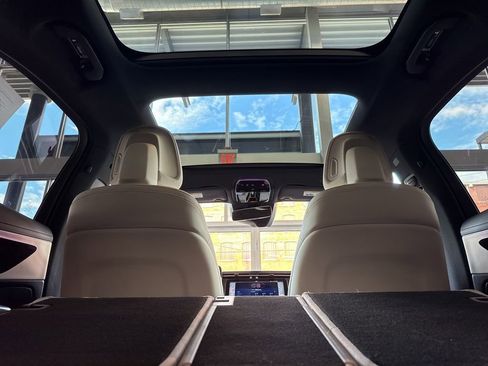 Certified 2025 Mercedes-Benz E 350 4MATIC Sedan image 32