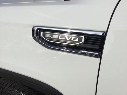 Used 2024 GMC Sierra 1500 SLE image 11