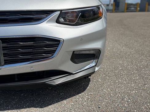 Used 2018 Chevrolet Malibu Hybrid w/ Leather Package FWD image 19