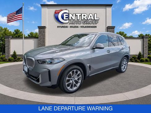 Used 2025 BMW X5 xDrive40i w/ Premium Package AWD/4WD image 3