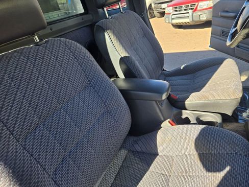 Used 1996 Nissan Pickup XE image 21