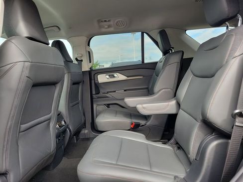 Used 2025 Ford Explorer Active w/ Active Comfort Package AWD/4WD image 23