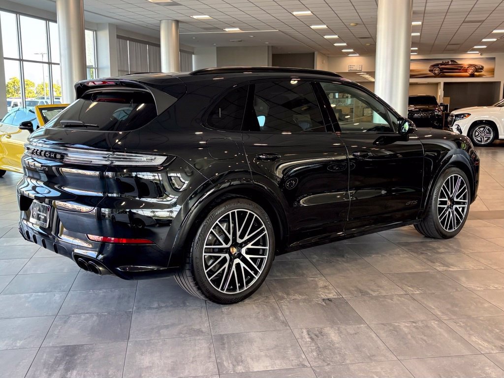 Used 2025 Porsche Cayenne GTS AWD/4WD image 4