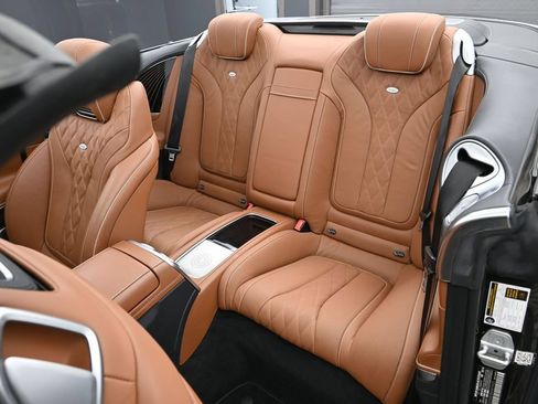 Used 2017 Mercedes-Benz S 550 Cabriolet image 18
