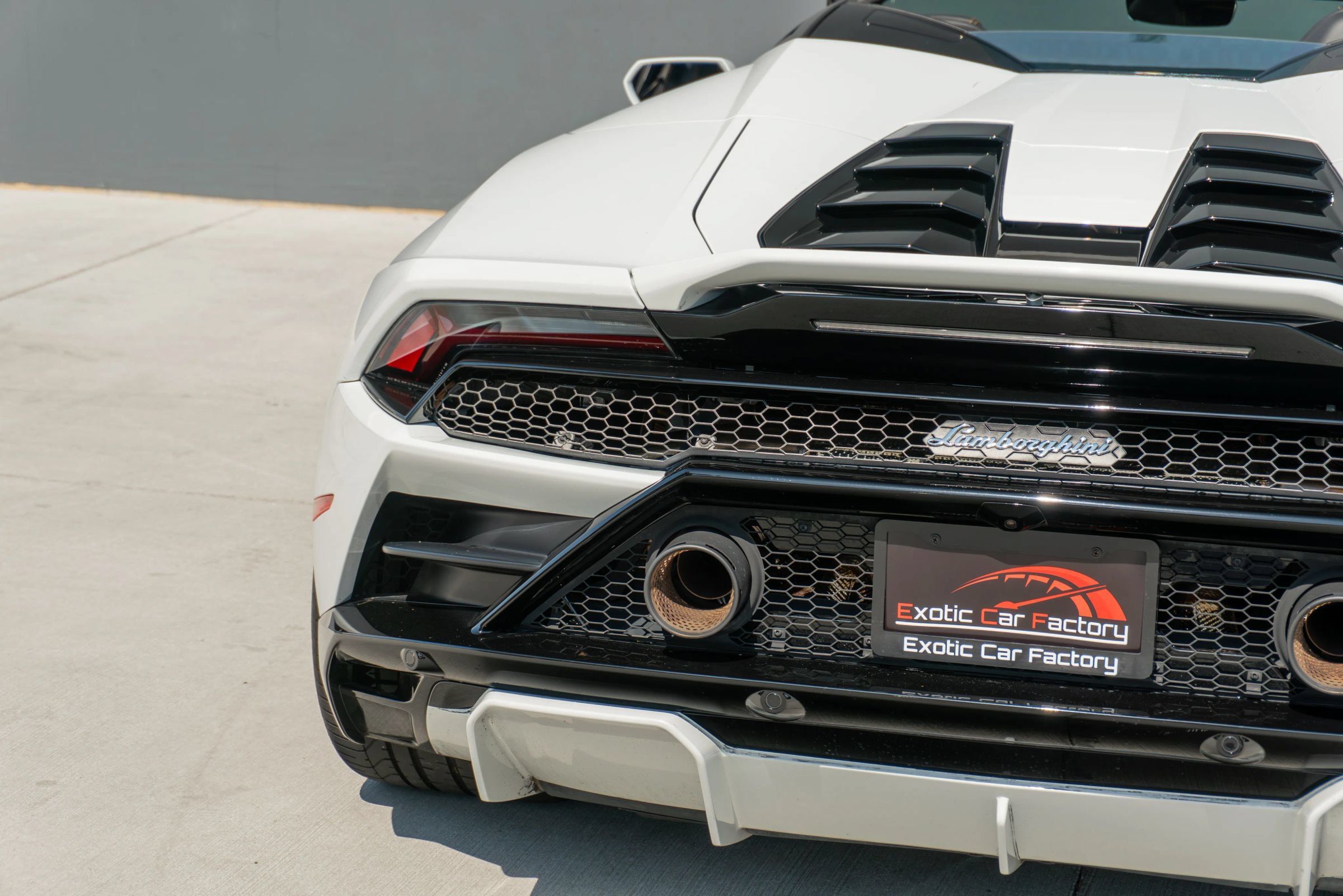 Used 2021 Lamborghini Huracan EVO RWD image 44
