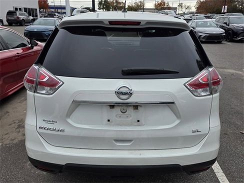 Used 2015 Nissan Rogue SL image 3