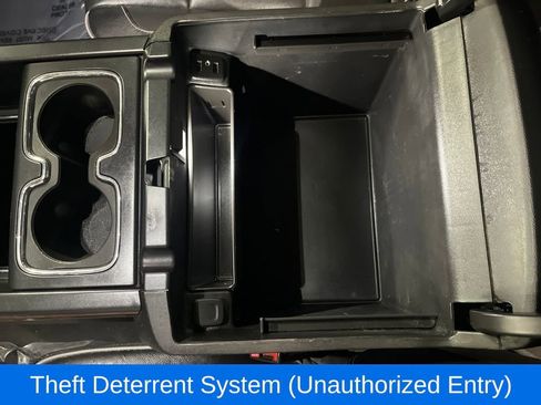 Used 2018 Chevrolet Silverado 1500 High Country image 32