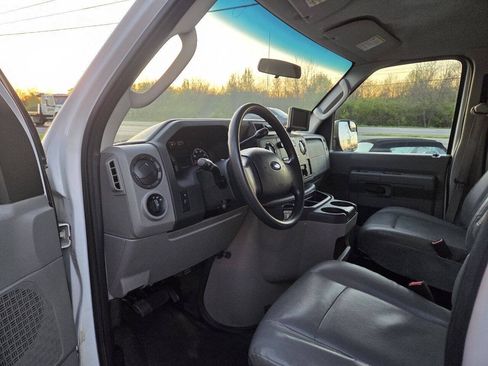 Used 2013 Ford E-350 and Econoline 350 Extended Super Duty w/ PWR Group RWD image 12