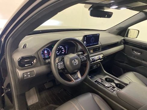 Used 2024 Honda Pilot TrailSport image 7