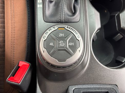 Used 2022 Ford Bronco Outer Banks image 28