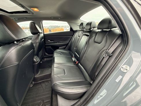 Used 2023 Hyundai Elantra Limited w/ Preferred Accessory Package image 24