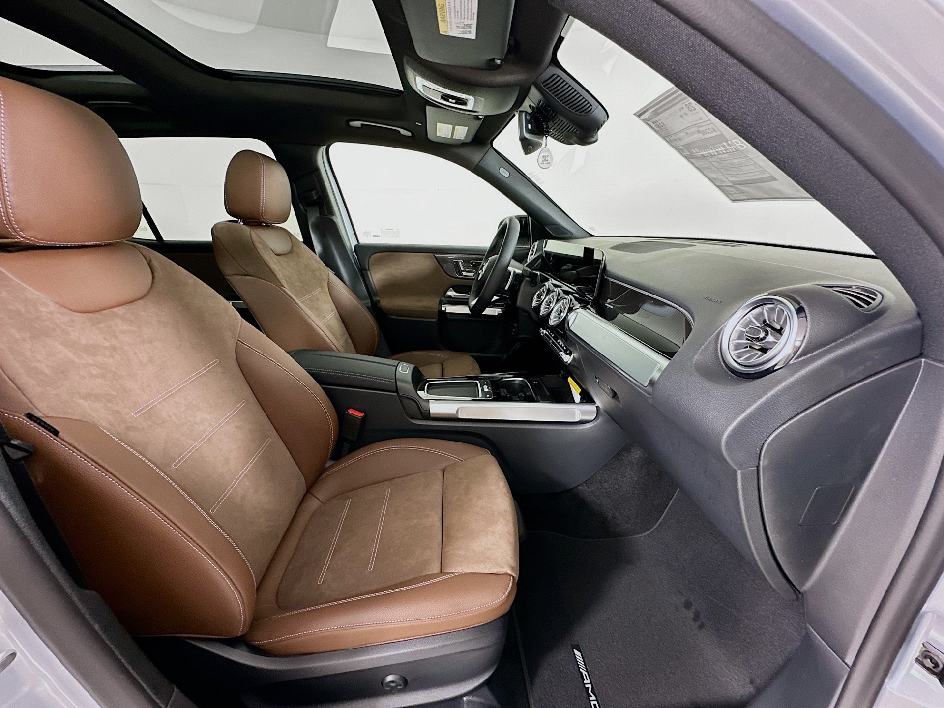 New 2026 Mercedes-Benz GLB 250 image 30