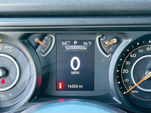 Used 2024 Jeep Wrangler Sport S image 12