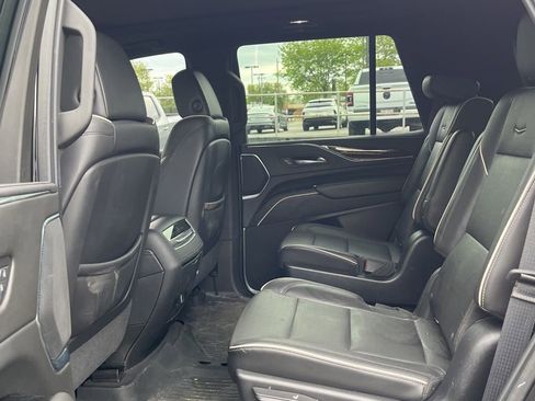Used 2021 Cadillac Escalade Premium Luxury AWD/4WD image 15