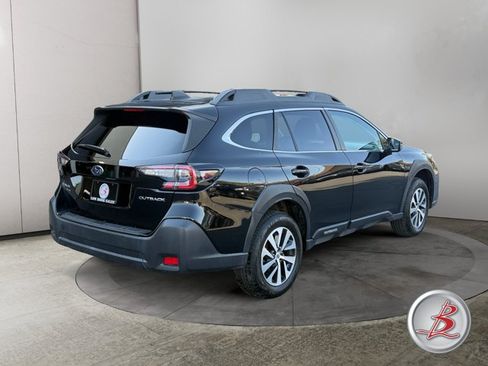 Used 2023 Subaru Outback Premium AWD/4WD image 7