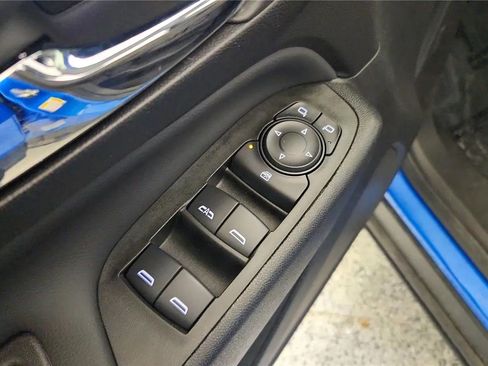 Used 2024 Chevrolet Equinox LT w/ LPO, Floor Liner Package FWD image 29