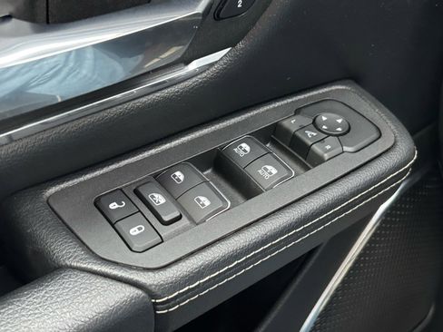 Used 2025 RAM 1500 Laramie image 11