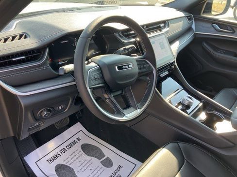 New 2025 Jeep Grand Cherokee Limited image 13