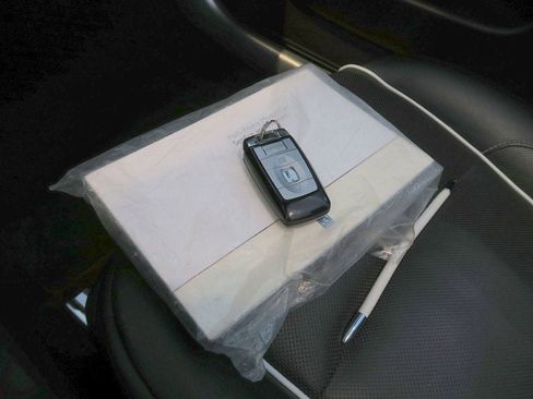 Used 2017 Rolls-Royce Dawn image 36